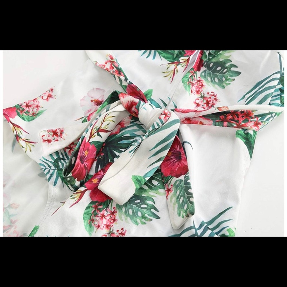 ✨FLORAL ONE PIECE SWIMSUIT✨ - Picture 5 of 8